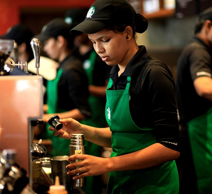 articles-starbucks-vs-mcdonalds-brand-positioning-009 價值觀設計公司, 台中品牌設計公司, 台中LOGO設計公司, 台中網頁設計公司, 台中廣告設計公司, 台中視覺設計公司, 台中平面設計公司, 台中包裝設計公司, 台中型錄設計公司, 台中影片製作公司, 台中商業攝影公司